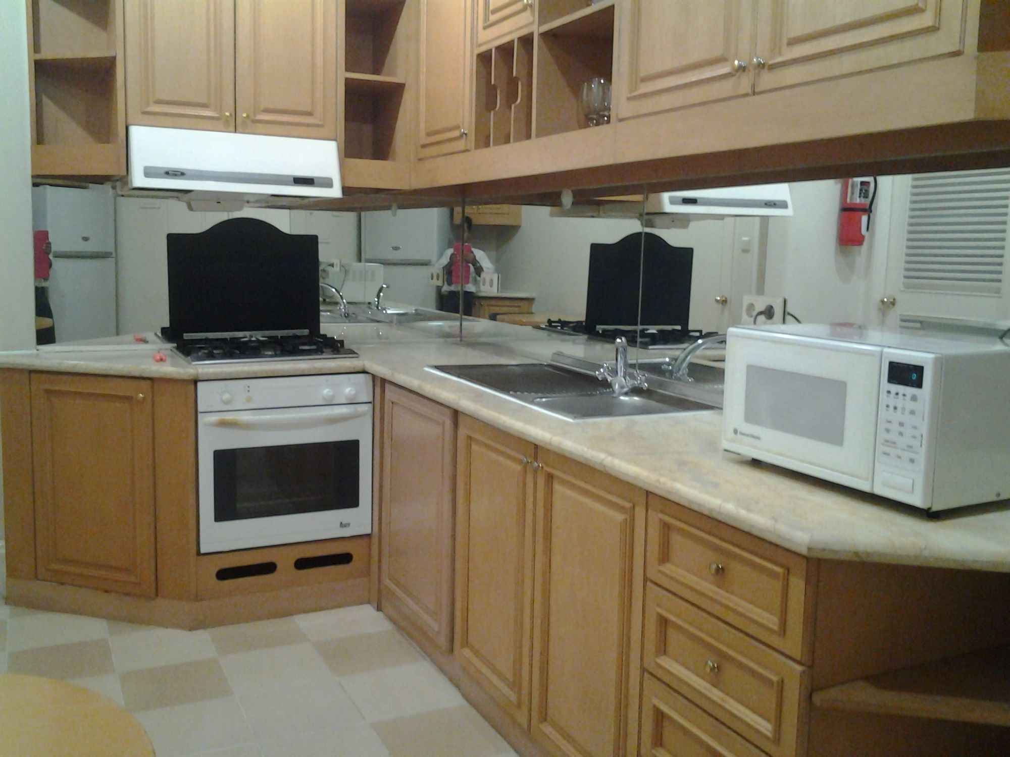 Batavia & Serviced Apartemen